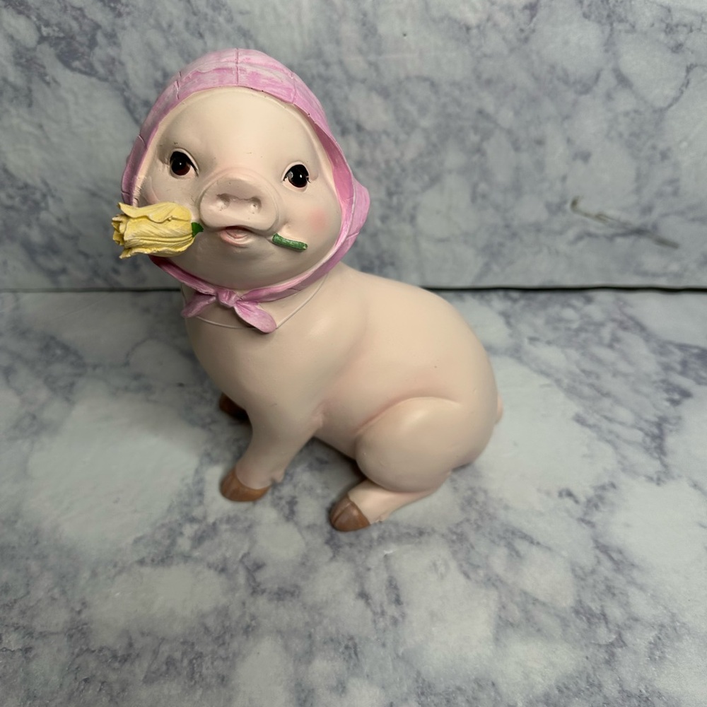 Spring Easter Framhouse Piglet Holding Flower